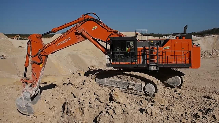 日立挖掘機怎么保養(yǎng)和維修